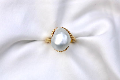 18K Yellow Gold Baroque Pearl Ring