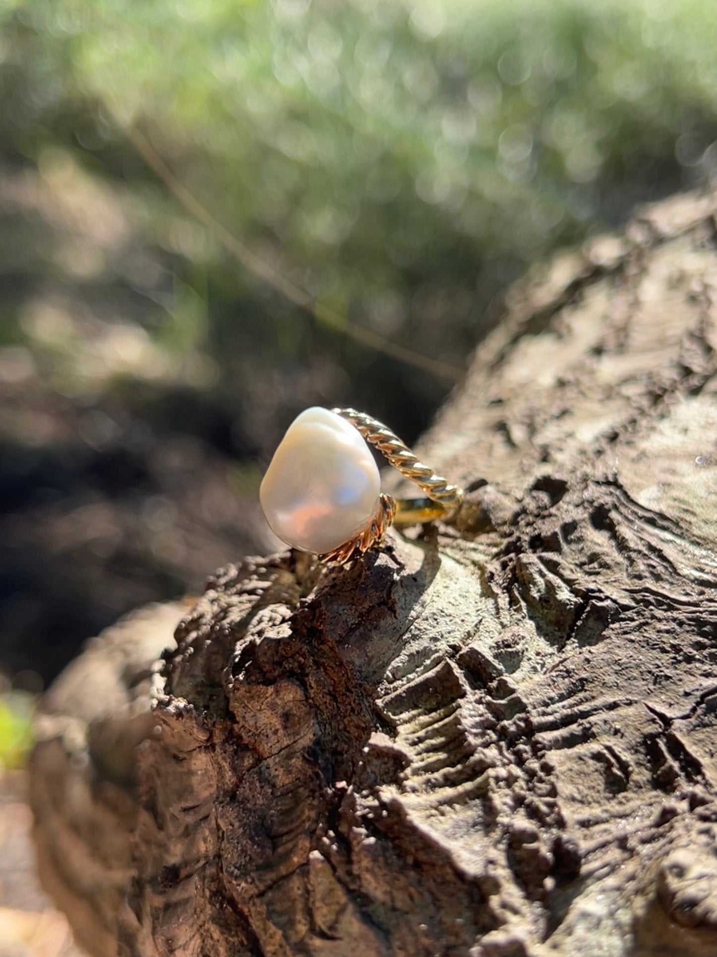 18K Yellow Gold Baroque Pearl Ring